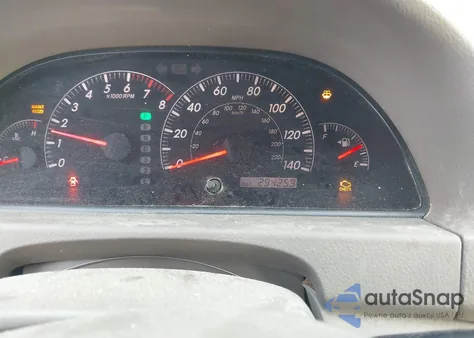 2005 Toyota Camry Le z USA, uszkodzony, nr VIN 4T1BE32K45U393779